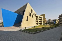 Студенческий эко-хостел The Street от Sanjay Puri Architects, Индия